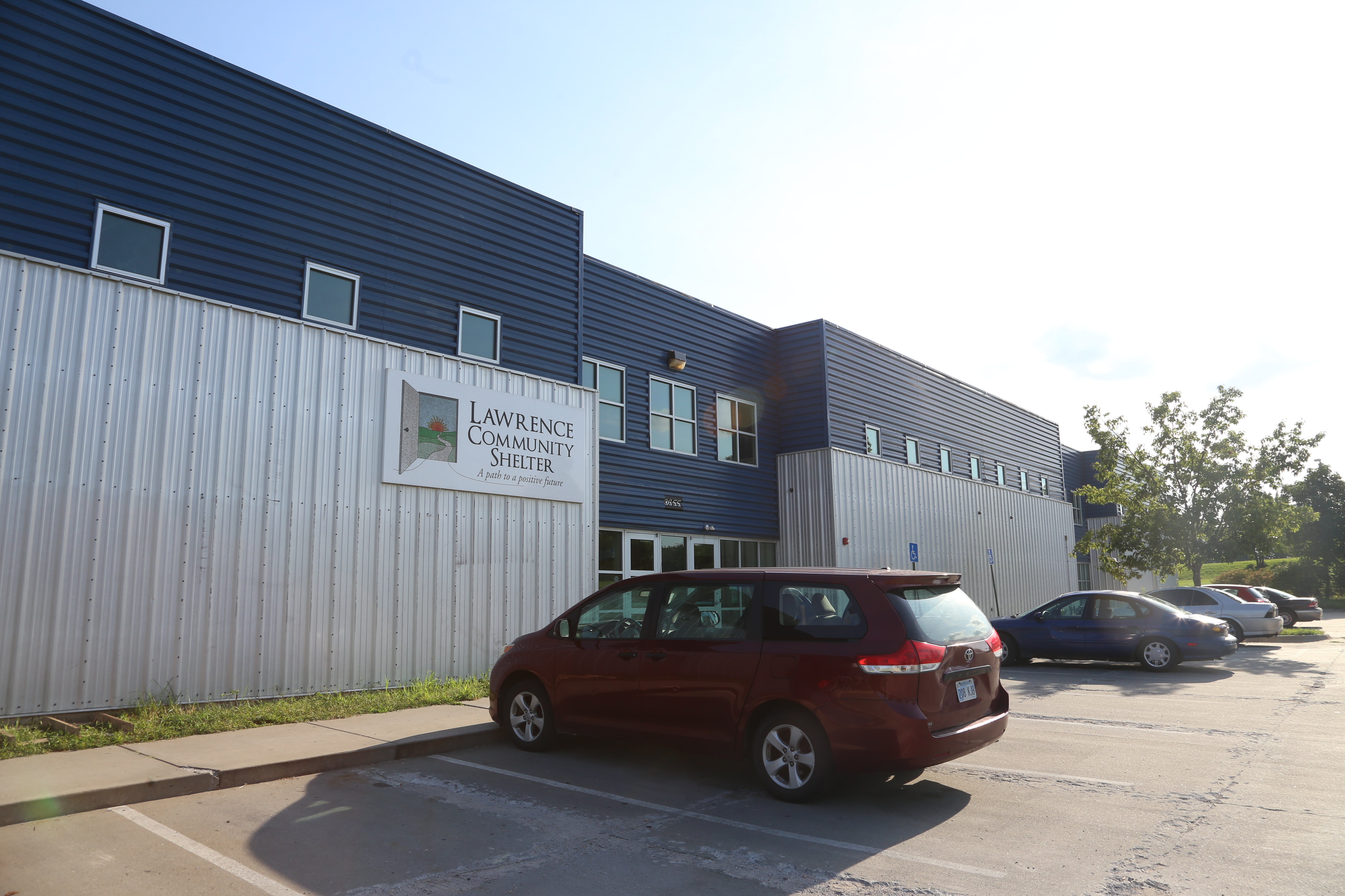 Lawrence Community Shelter limiting daytime shelter hours for remainder of month to conduct staff training | News, Sports, Jobs - Lawrence Journal-World: news, information, headlines and events in Lawrence, Kansas - Vimarsana News